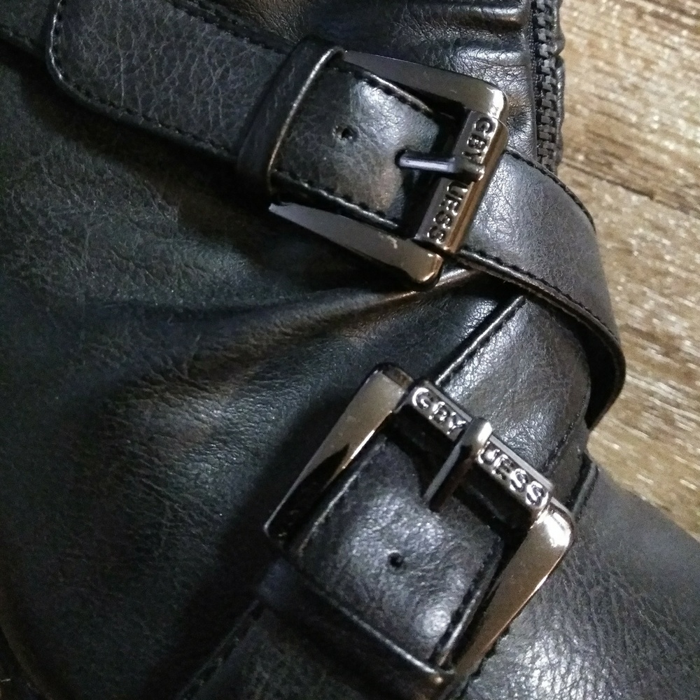 Guess Heels - Picture 2 of 4